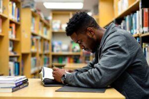 Apprendre par cœur, est-ce vraiment utile et efficace
